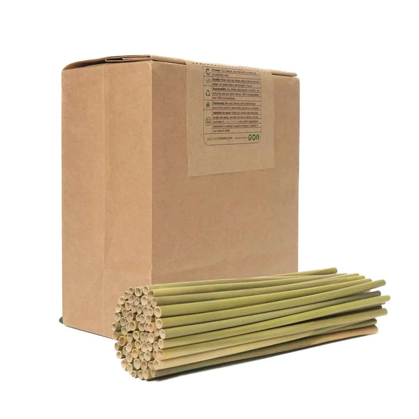 A product shot of hedge grass straws and a case of them behind it